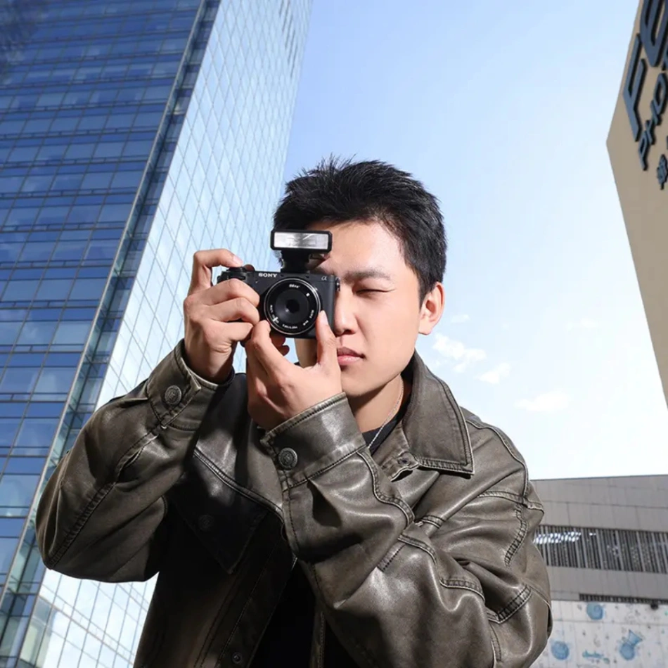 Ulanzi-F12-Mini-Camera-Flash-Speedlite-Black-3 Ulanzi-F12-Mini-Camera-Flash-Speedlite-Black-3